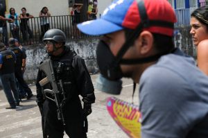 Seis heridos, uno de bala, dejan las protestas contra cazahuellas en Táchira