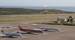 Líneas aéreas no se quieren ir de Venezuela, según García Plaza