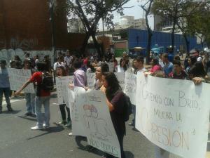 Estudiantes de la Humboldt protestan en la Rómulo Gallegos (Fotos)