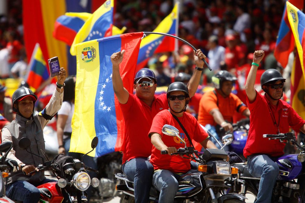 Motorizados ¿de paz? también rodaron en el desfile para militares… y civiles (FOTOS)