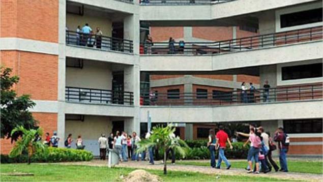 Universidad de Carabobo niega entrenamiento de paramilitares
