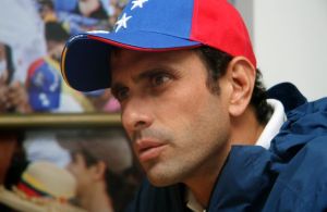 Capriles denuncia “algo oscuro” detrás de las detenciones