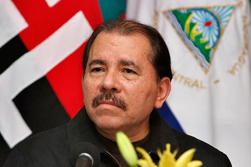 Ortega en su llegada a Caracas pide a los venezolanos el cese de la violencia