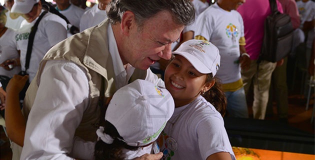 Santos sufre caída en bicicleta (Video)