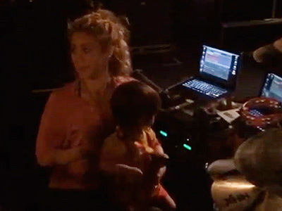 Milan toca la batería con Shakira en el estudio (Video)