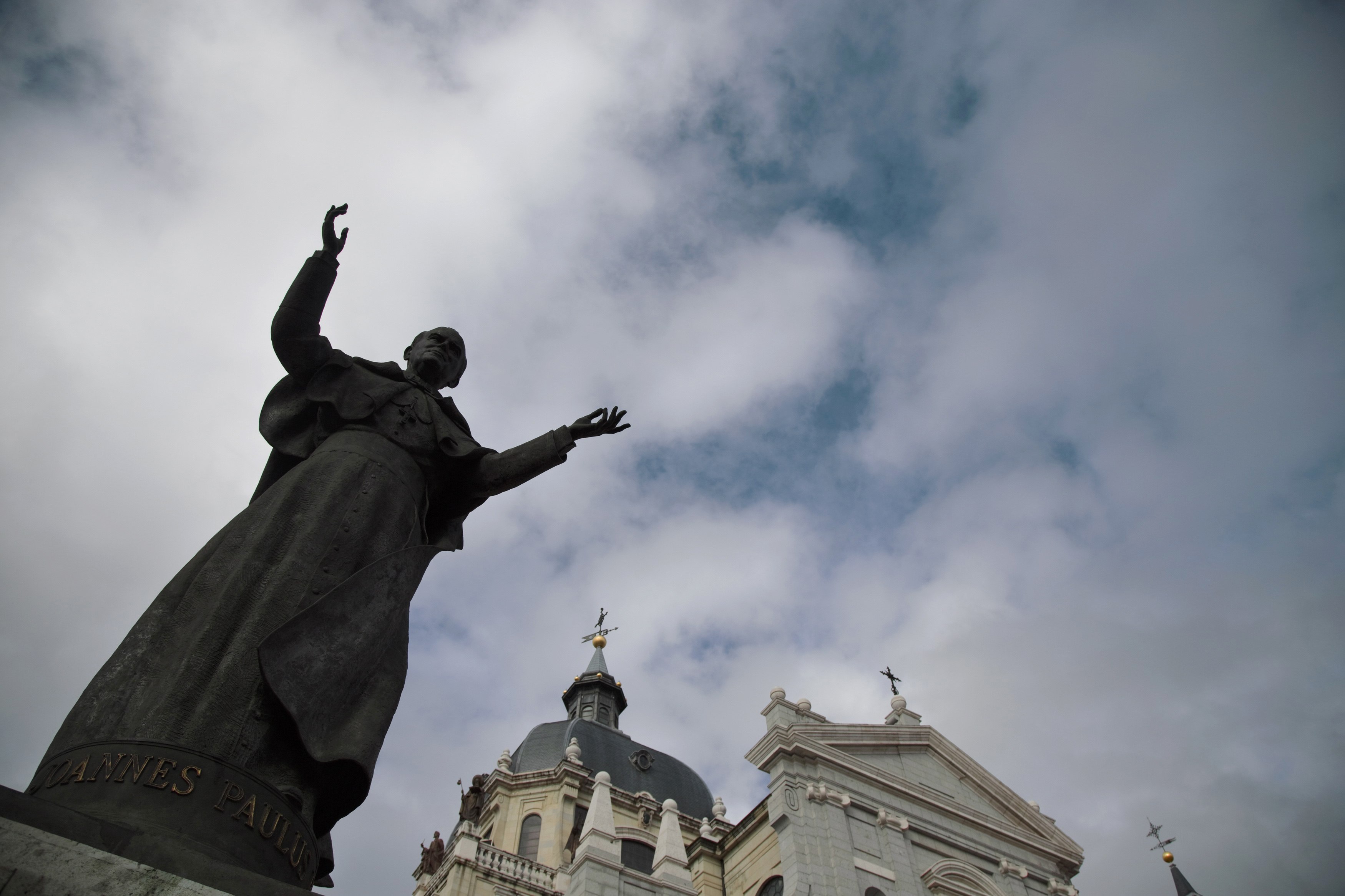 El mundo entero espera la canonización de Juan Pablo II y Juan XXIII (Fotos)