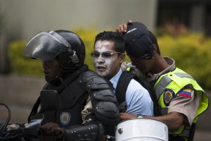 Denuncian detenciones selectivas durante represión en Altamira