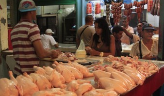 El pollo es comercializado con sobreprecio de 114 a 231%