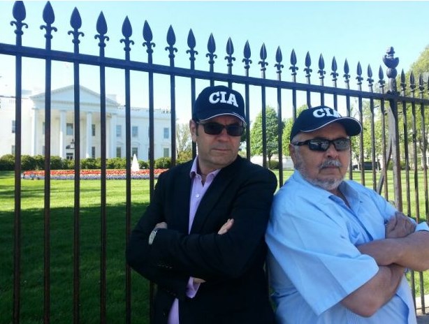 La CIA recluta a estos dos venezolanos (HUMOR)