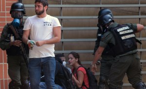El País: La arbitrariedad manda en las detenciones durante las protestas