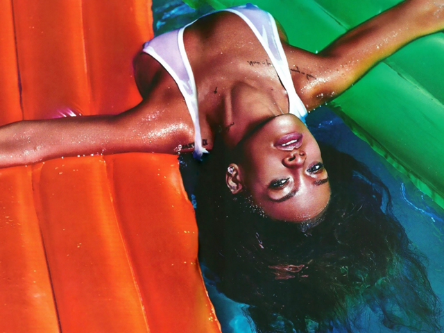 Las eróticas FOTOS de Rihanna que molestaron a Instagram