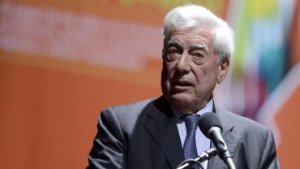 Medios oficialistas ignoraron presencia de Vargas Llosa en Venezuela