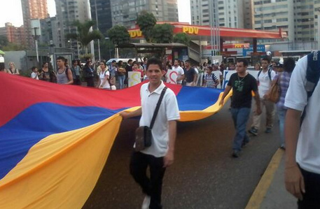 La bandera de Venezuela recorrió zonas del municipio Sucre este #9A (Fotos)