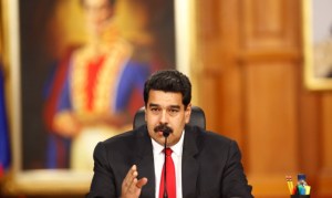 Maduro cumple año de mandato en medio de crisis y recuerdo independentista