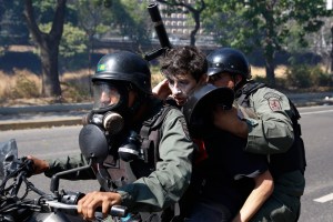 Detenidos y heridos durante manifestación en Bello Monte (Fotos)