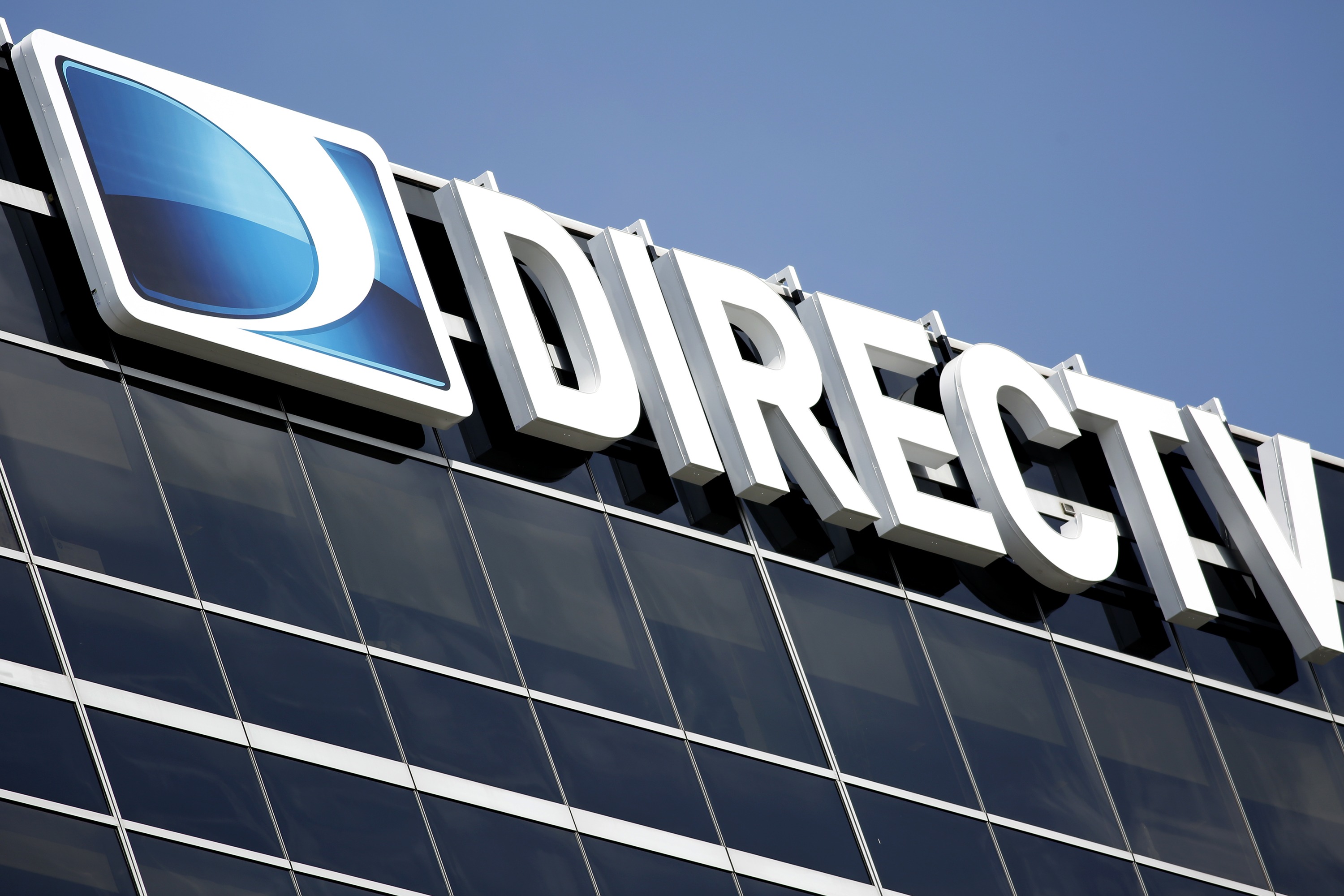 AT&T tildó de inexplicable la privativa de libertad de los exejecutivos de DirecTV