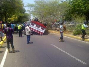 Accidente en Maracaibo deja 15 personas heridas (Fotos)