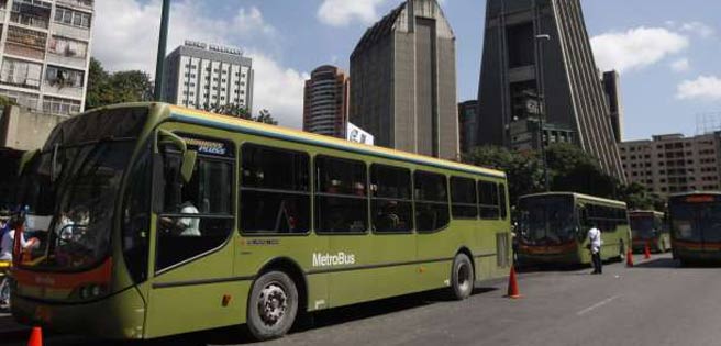 Suspendidas tres rutas del Metrobús