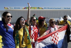 Toda Croacia sueña con un milagro ante Brasil (Fotos)