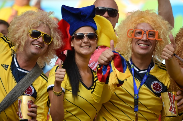 Hinchas colombianos y uruguayos entre angustia y colores (Fotos)