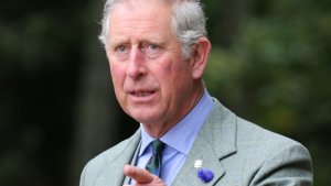 Juan Carlos no quiere que su hijo se “marchite” como el príncipe Carlos