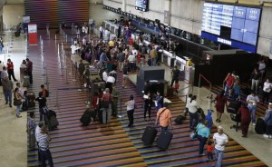 Ministro de Transporte asegura que aerolíneas en Venezuela pidieron aumentar vuelos en vacaciones