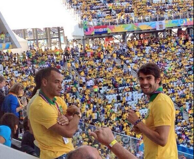 Cafú y Kaká dicen presente en partido inaugural del Mundial