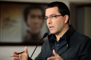 Jorge Arreaza representará a Maduro en visita al Vaticano