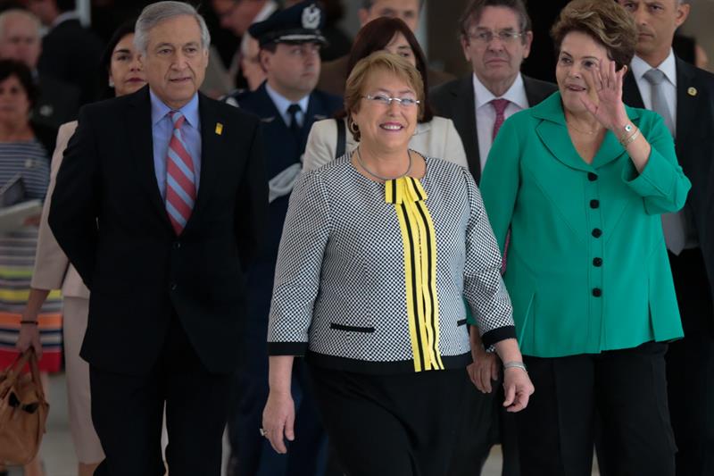 Rousseff recibe a Bachelet en Brasilia antes de la apertura del Mundial (Foto)