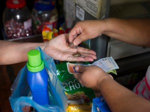 ¡Uich, golpe al bolsillo!..Compara el nuevo salario mínimo de EEUU con el de Venezuela