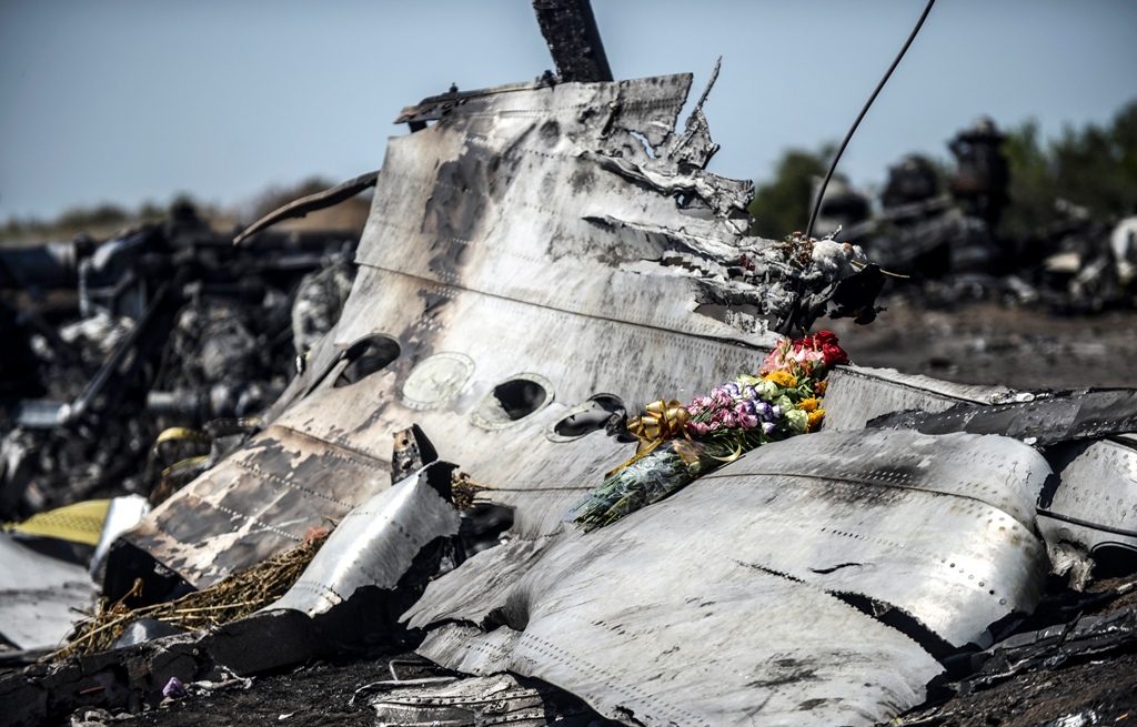 Holanda y Malasia tratarán el acceso a restos del avión abatido