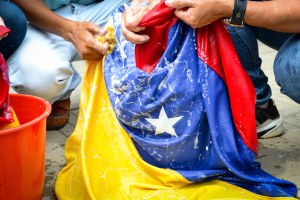 Jóvenes juraron ante bandera de Venezuela mantener la lucha por la libertad (Fotos)