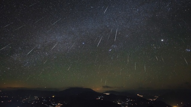 Espectacular doble lluvia de estrellas invadirá los cielos del hemisferio sur