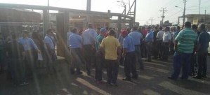 Trabajadores de Corpoelec en Zulia exigen renuncia de Jesse Chacón
