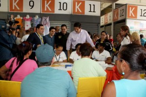 Alcaldía de Sucre inauguró feria escolar en el Mercado de La Urbina