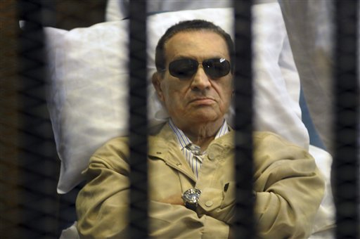 Mubarak dice que nunca ordenó el asesinato de manifestantes en la revolución