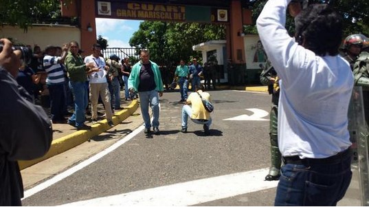 Liberan a cuatro sidoristas detenidos por protestar (Foto)