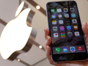 Apple admite fallas en nuevo software de iPhone y ofrece repararlo