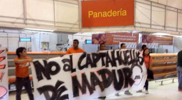 La policía de Aristóbulo detuvo a seis jóvenes por protestar contra la cazahuella con una inofensiva pancarta