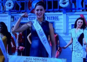 Miss Nebraska lo muestra todo en Miss América 2015