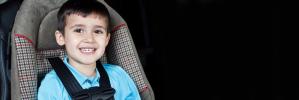 Casi 90% de los padres retira la silla infantil del carro antes de lo debido