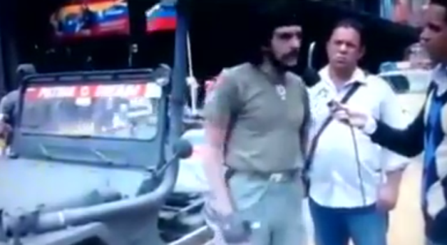 Chavista disfrazado de “El Ché” se declaró en “pie de guerra” tras asesinato de colectivos