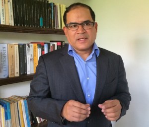 Carlos Valero: “Con la captahuellas el gobierno está culpando a los venezolanos de ser acaparadores”