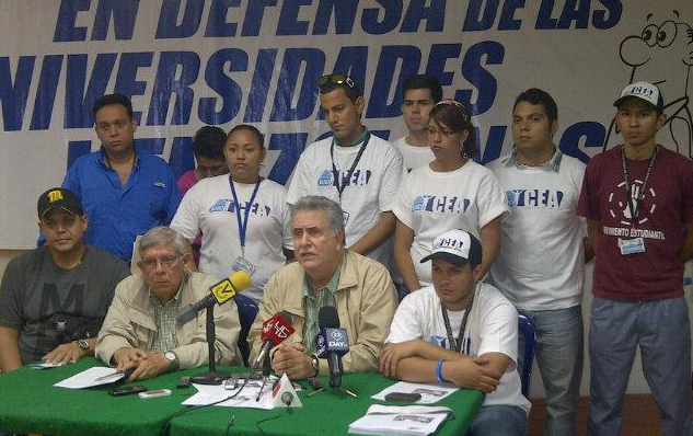 Pablo Aure invita públicamente a Ameliach para debatir sobre democracia y libertad