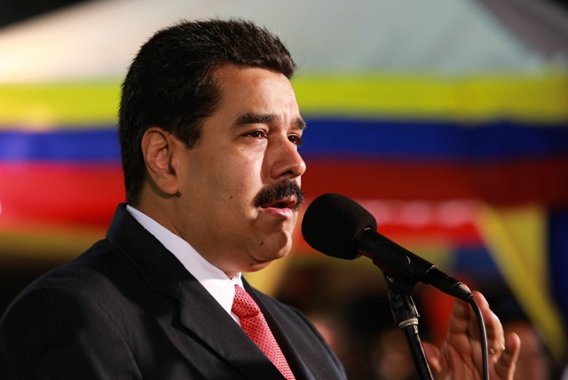 Maduro reconoce que no hay ni cemento ni cabillas (Video)
