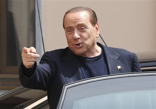 Berlusconi sale del hospital tras operación al corazón