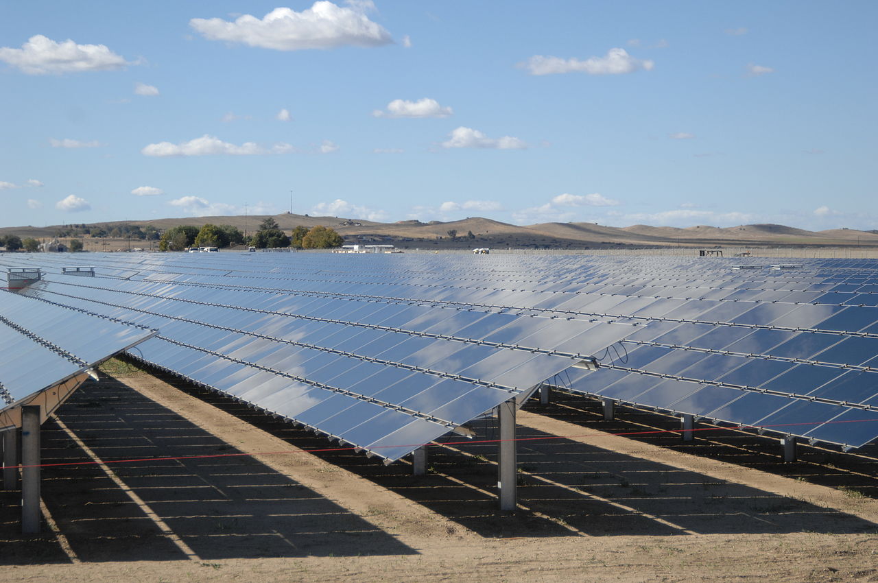 ¡Impresionante! Así se construye una de las plantas solares más grandes del mundo (Fotos + Video)