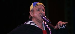 Carlos Villagrán “Quico” volvió a la vecindad para homenajear a “Chespirito”