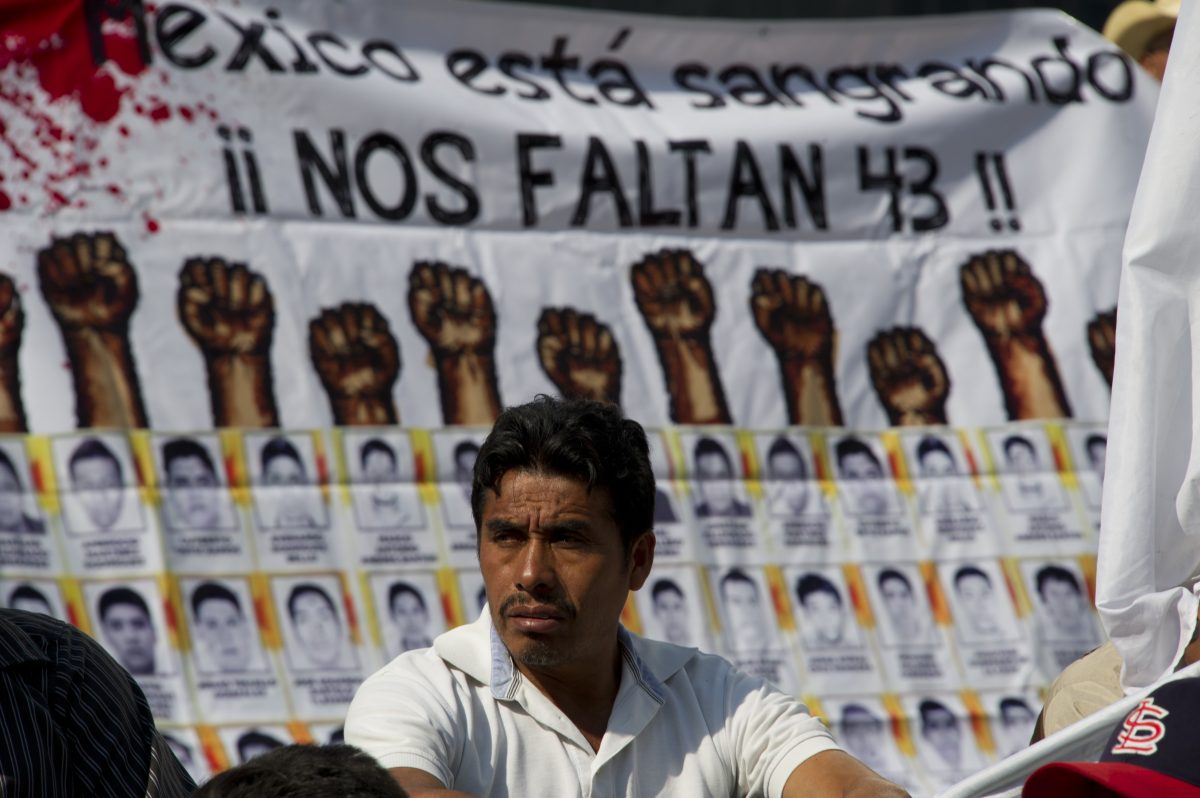 Capturan a sicario por desaparición de 43 estudiantes en México