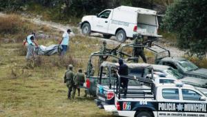 Hallan en Guerrero restos con 10 cadáveres y 11 cabezas humanas en fosas